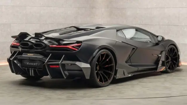 Lamborghini Revuelto вече вдига 354км/ч след намесата на Mansory