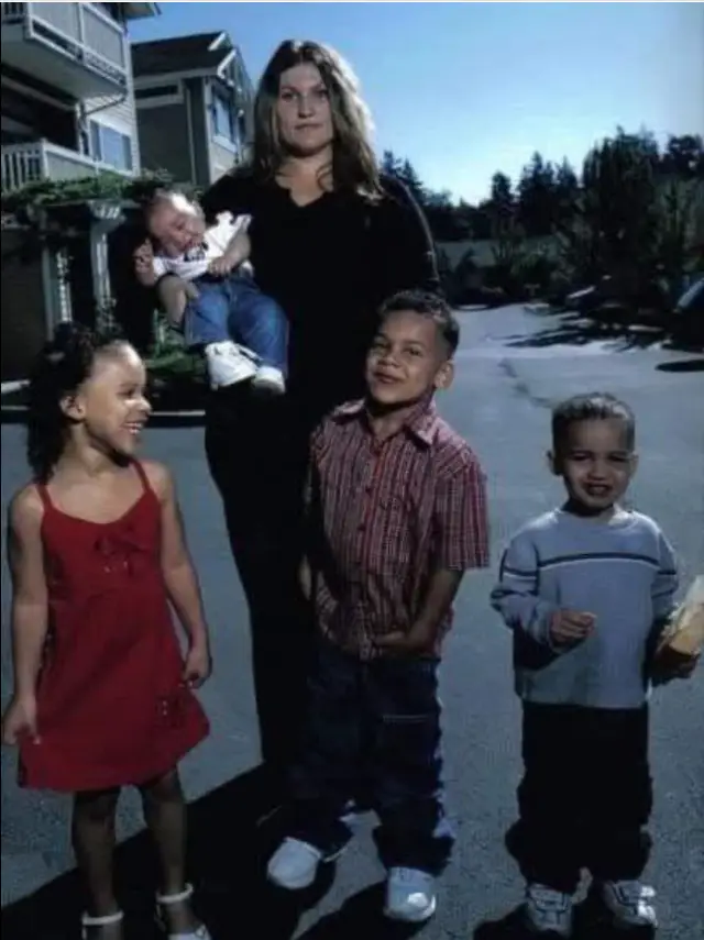 Пълен абсурд: ДНК тест доказа, че жена, родила 3 деца, не е тяхна майка - 2