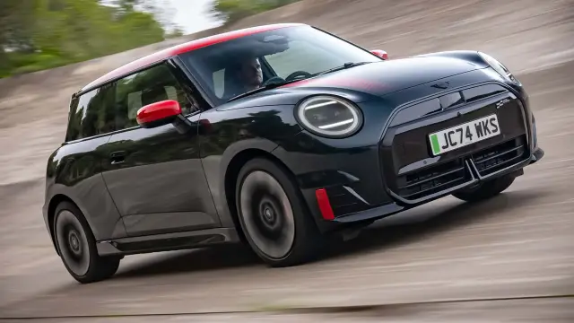 За първи път: Mini John Cooper Works на ток