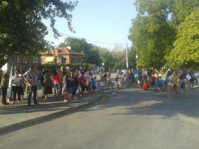 Напрежение на протест в Коматево