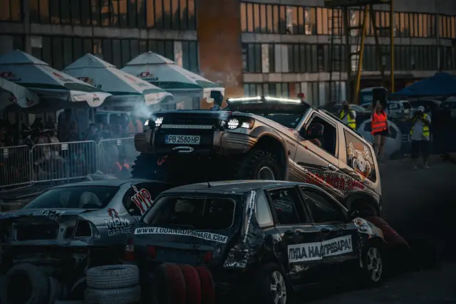 10 години "Луда надпревара" с каскади, огнено шоу и трибюти на Metallica, Megadeth и Lady Gaga