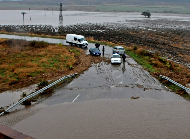 ЕК отпуска 2,2 млн. евро за наводненията в Бургаско