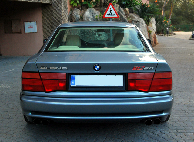 Продава се едно от 97-те петлитрови купета Alpina B12