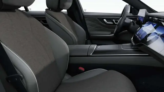 Новата "базова" S-Class се предлага с опция за текстилен салон