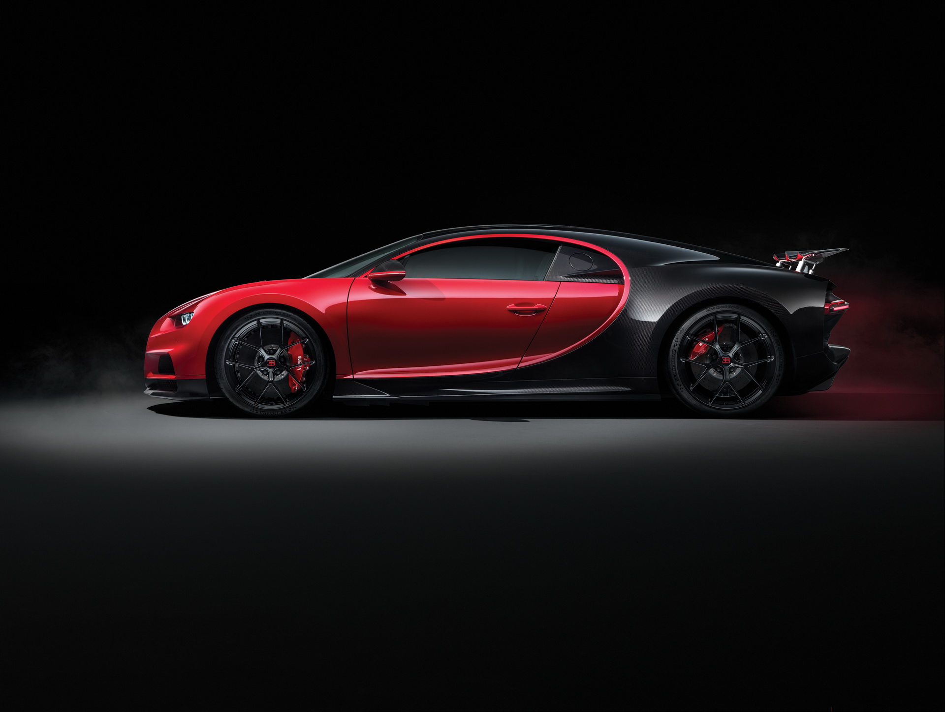 Новото Bugatti не е по-мощно, но е много по-бързо