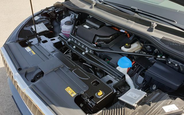  Тествахме новата Skoda Enyaq (вижте и цените ѝ у нас) 