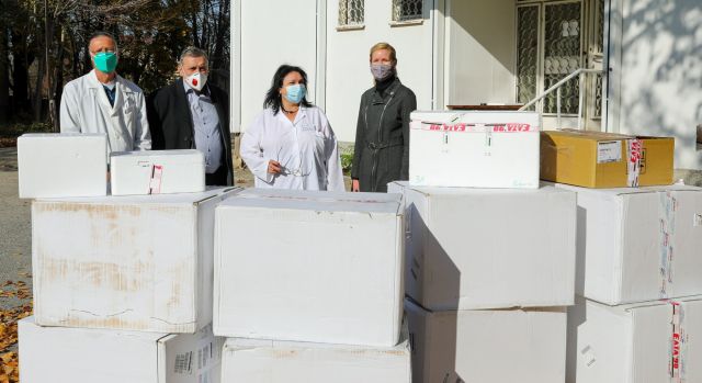  Посолството на Съединени американски щати подари PCR проби на България 