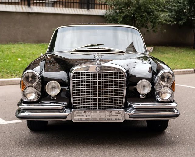  Продава се превъзходно купе Mercedes-Benz W111 