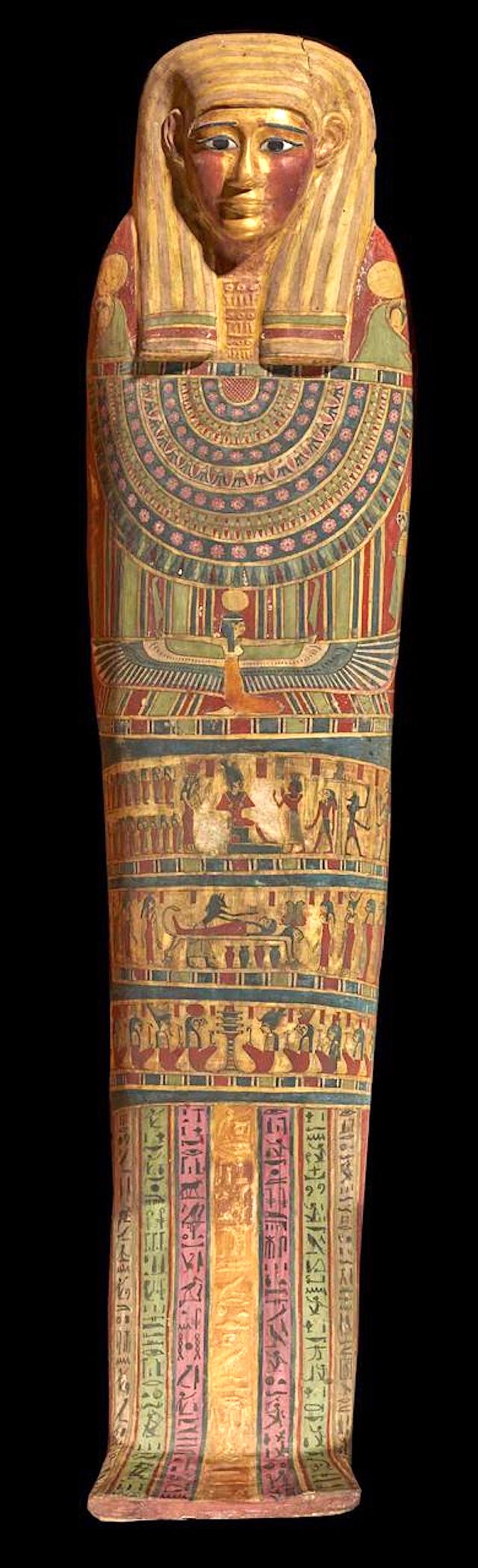 Откриха 49 амулета в известна древноегипетска мумия