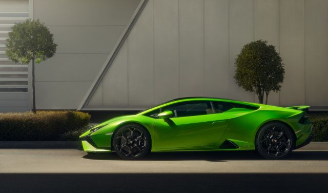 Lamborghini представи Huracan Tecnica с повече мощност и по-ниско тегло