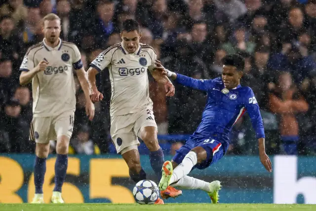  Челси заби мъчителен пестник на 10 от Аякс в Шампионската лига