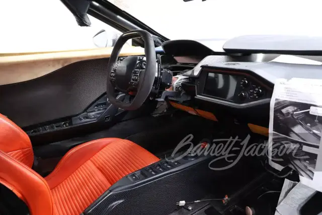 Продава се уникален първообраз на Ford GT