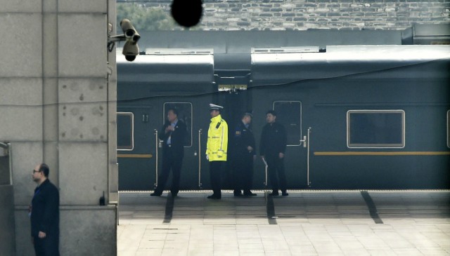 Влакът на Ким Чен-ун бил защитен от куршуми