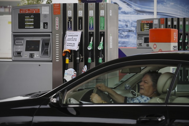 Истинска бензинова криза в Португалия (СНИМКИ)