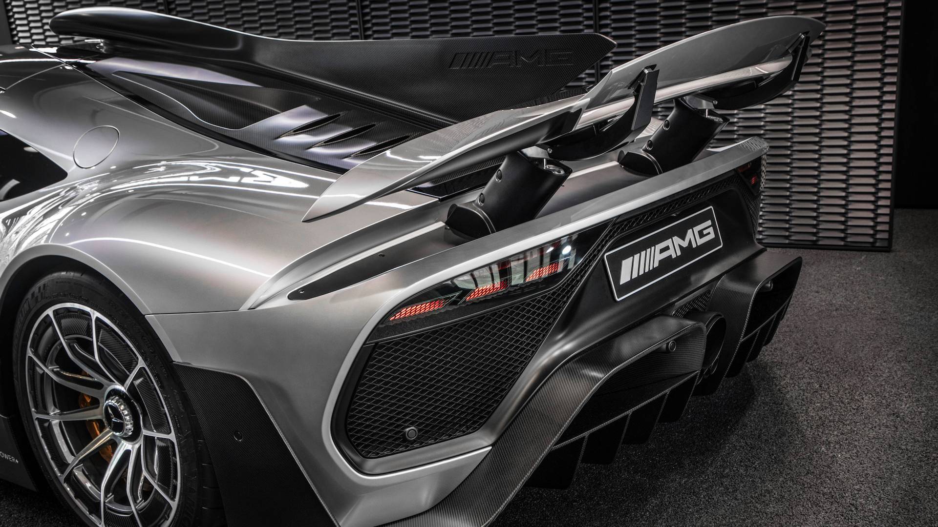 Доставките на хиперколата Mercedes-AMG One ще започнат през 2021-ва