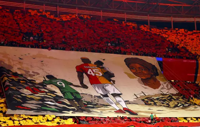 Виктор Осимен се разплака след трогателното послание на привържениците на Галатасарай