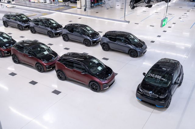 BMW прекрати производството на най-популярния си електрически модел