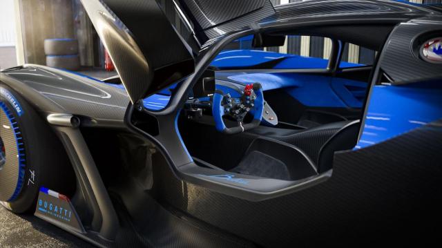 Най-после? Ето го мистериозното Bugatti | ФАКТИ.БГ Най-после? Ето го мистериозното Bugatti