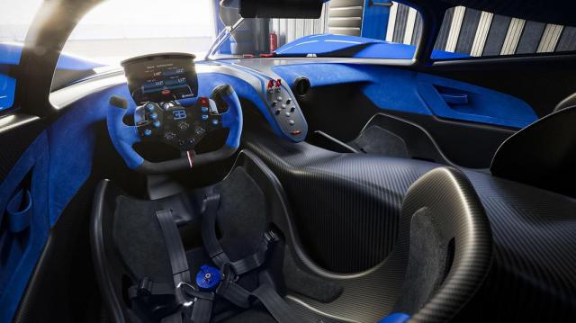 Най-после? Ето го мистериозното Bugatti | ФАКТИ.БГ Най-после? Ето го мистериозното Bugatti