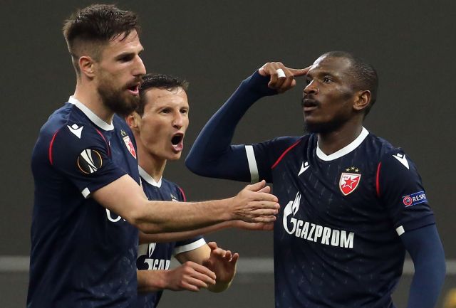 Милан е на 1/8-финалите в Лига Европа след ново равенство срещу 10 от Цървена звезда
