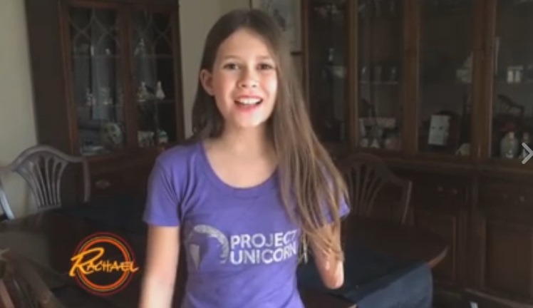 11-годишно момиче проектира протеза, която изстрелва блясък