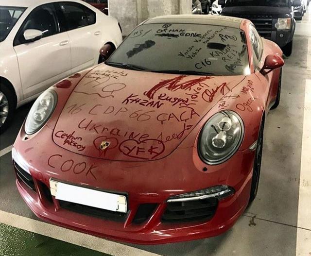 Изоставено на паркинг Porsche 911 бе намерено в Турция