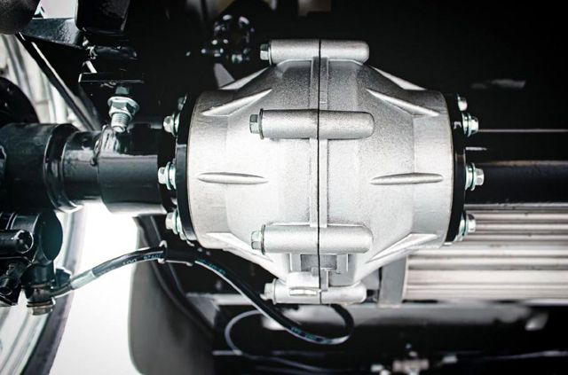  Едноместно електромобилче в ретро жанр 