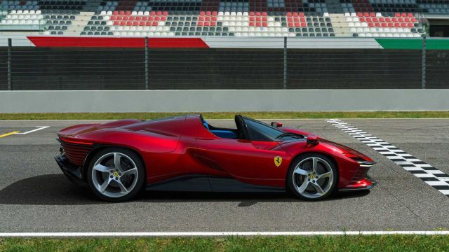 До 12 хиляди евро бонуси за работещите във Ferrari след рекордна 2021 година