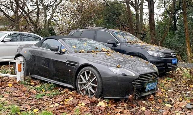 Стотици иззети суперколи гният навън | ФАКТИ.БГ Стотици иззети суперколи гният навън