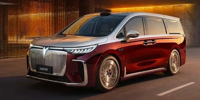 Ултралуксозен миниван с технологии от бъдещето