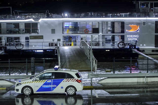 Трагедия в Будапеща! Кораб потъна в Дунав, има жертви (ВИДЕО+СНИМКИ)