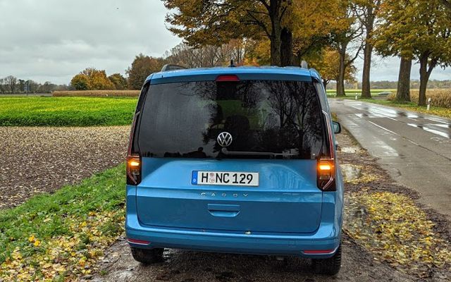 Тествахме новата "баничарка" на Volkswagen, която е с технологии от Golf Mk8