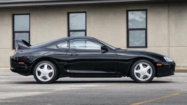 Знаете ли за колко пари бе продадена тази Toyota?