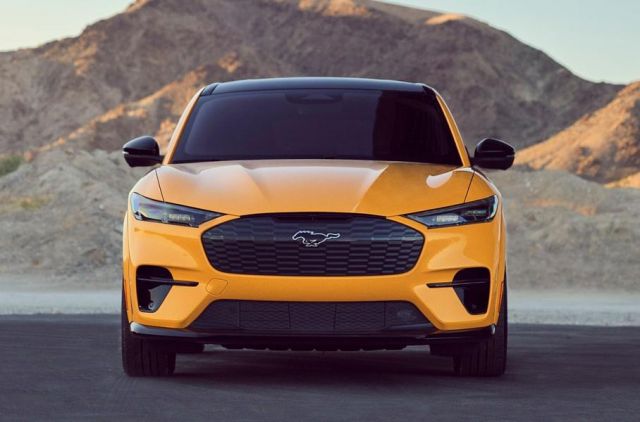 3.5 секунди до 100 км/ч: Представен е най-бързият Ford Mustang Mach-E