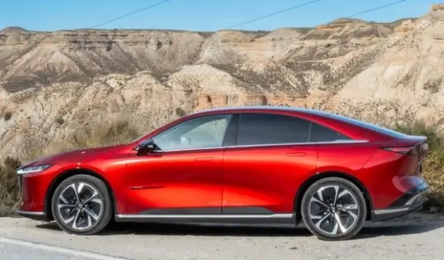 Mazda 6e краде клиенти от Volkswagen