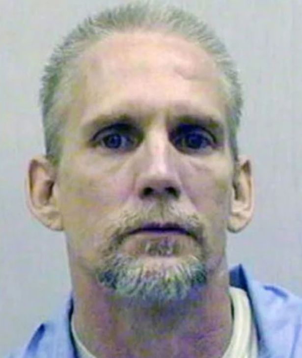 Екзекутираха по непосилен метод изнасилвач и палач на момиче | ФАКТИ.БГ Екзекутираха по непосилен метод изнасилвач и палач на момиче