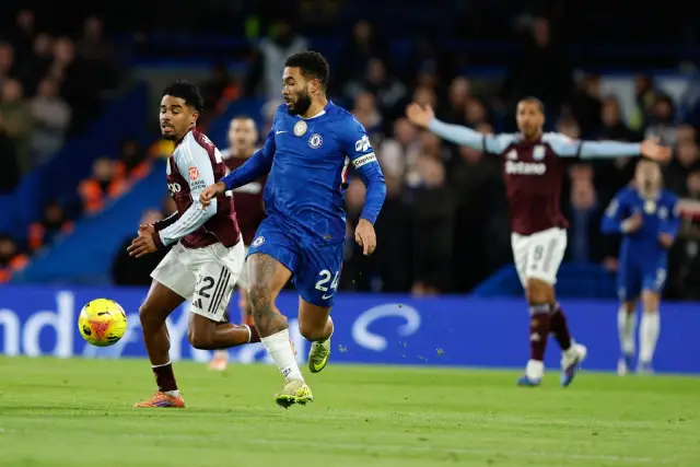 Астън Вила продължава победната серия, удари и Челси