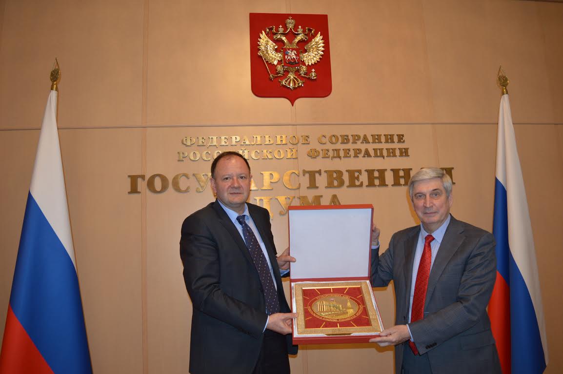 Руски политици се жалват на Миков от антируското говорене у нас