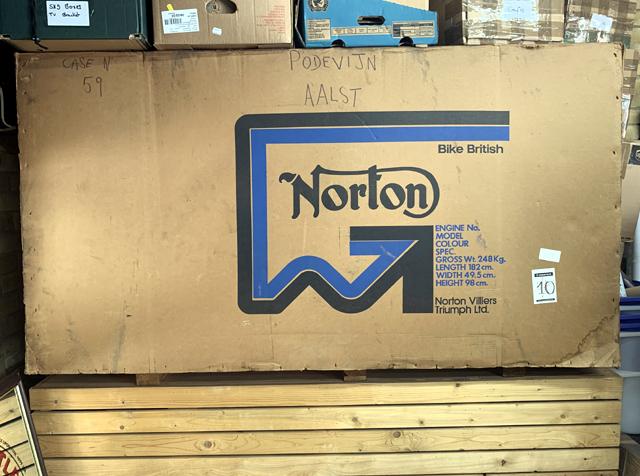 Неразопакован Norton Commando ще бъде продаден на търг