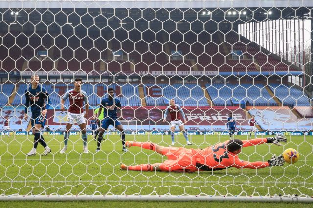  Арсенал с втора поредна загуба (ВИДЕО) 