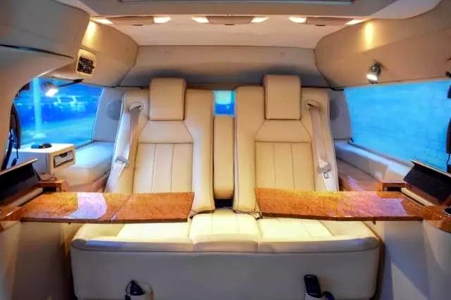  Продадоха лимузината на йорданския крал за жълти стотинки 