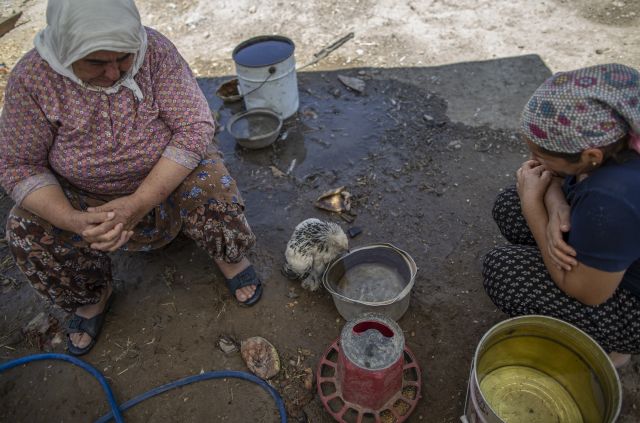 Жителите на турско село в паника заради странни звуци изпод земята 