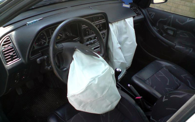 Автомобилът на старо: Как да разберете дали въздушните възглавници работят