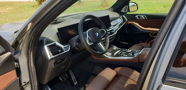 Тествахме топ версията на новото BMW X7 (Вижте и БГ цените му)
