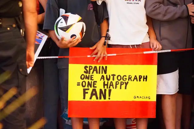  Футболната магия завладя София: Испанските първенци дойдоха под бурни овации 