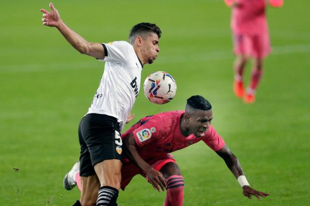  Валенсия размаза Реал Мадрид с дузпи и ВАР 