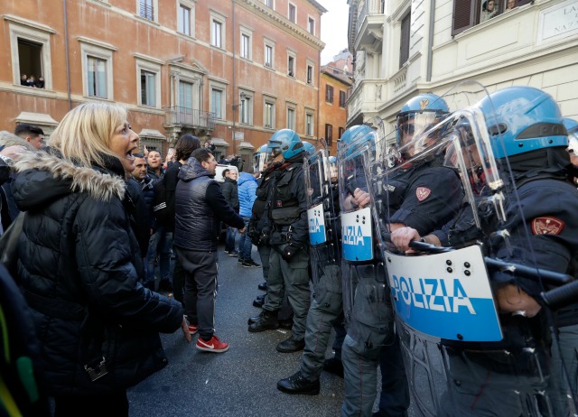 Край на насилието! Таксиметровите шофьори в Италия прекратиха стачката