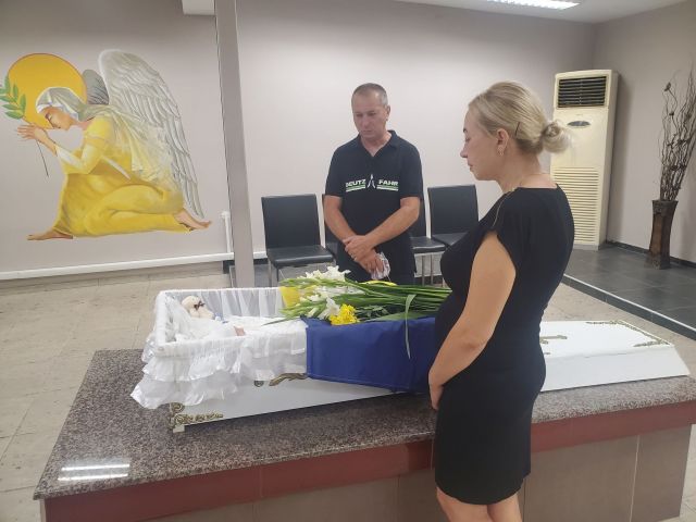 „Открито сърце“: Тъжно дарение - да платиш погребение на бебе-бежанец