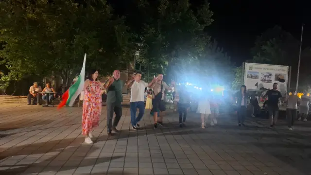 Традиционният събор на Езерово събра стотици гости | ФАКТИ.БГ Традиционният събор на Езерово събра стотици гости