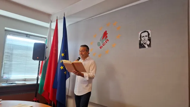 90 години Лъчезар Еленков: поезия, която не си отива | ФАКТИ.БГ 90 години Лъчезар Еленков: поезия, която не си отива